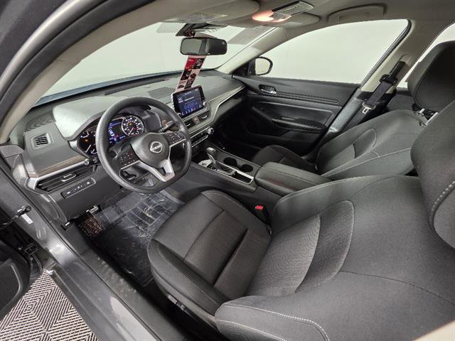 Used 2025 Nissan Altima 2.5 SV FWD image 26