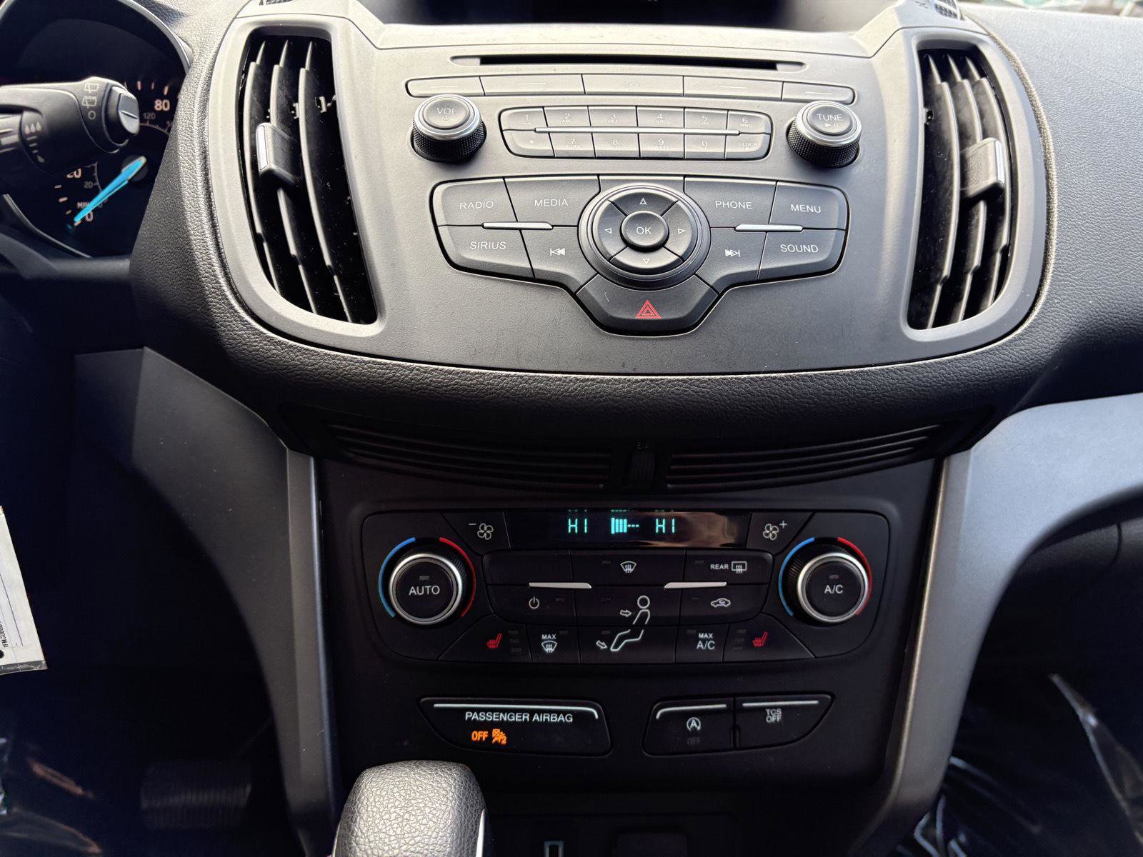 Used 2018 Ford Escape SE image 16