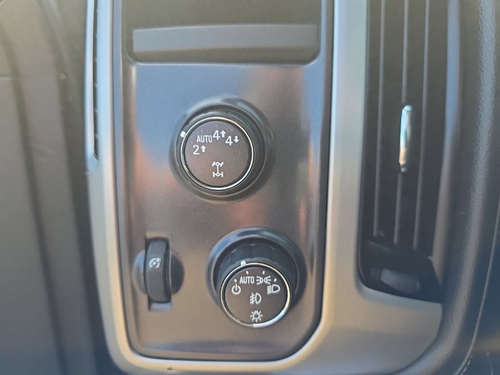 Used 2018 GMC Sierra 1500 SLE w/ SLE Value Package AWD/4WD image 32