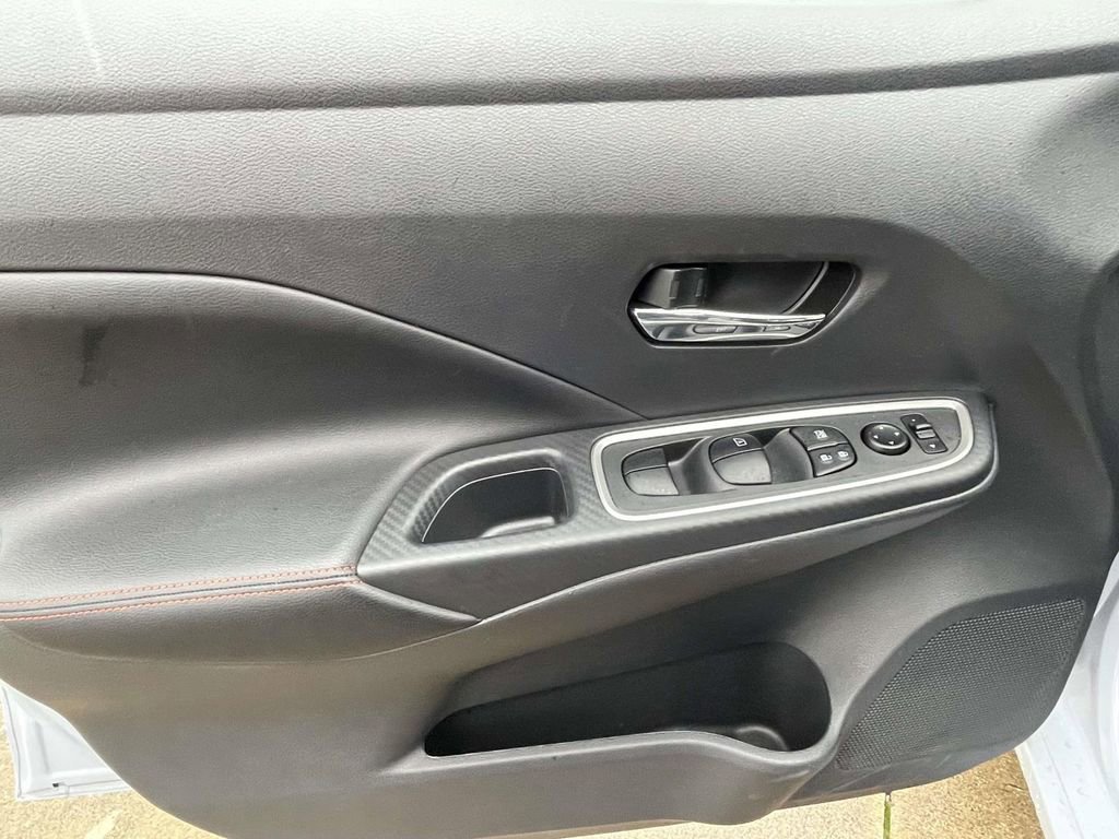 Used 2025 Nissan Versa SR w/ Trunk Package image 15