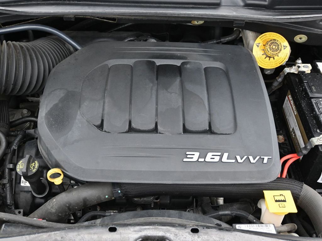 Used 2018 Dodge Grand Caravan SE w/ UConnect Hands-Free Group image 34