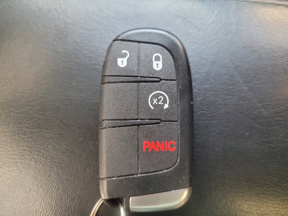 Used 2019 Jeep Cherokee Limited w/ Technology Group AWD/4WD image 32