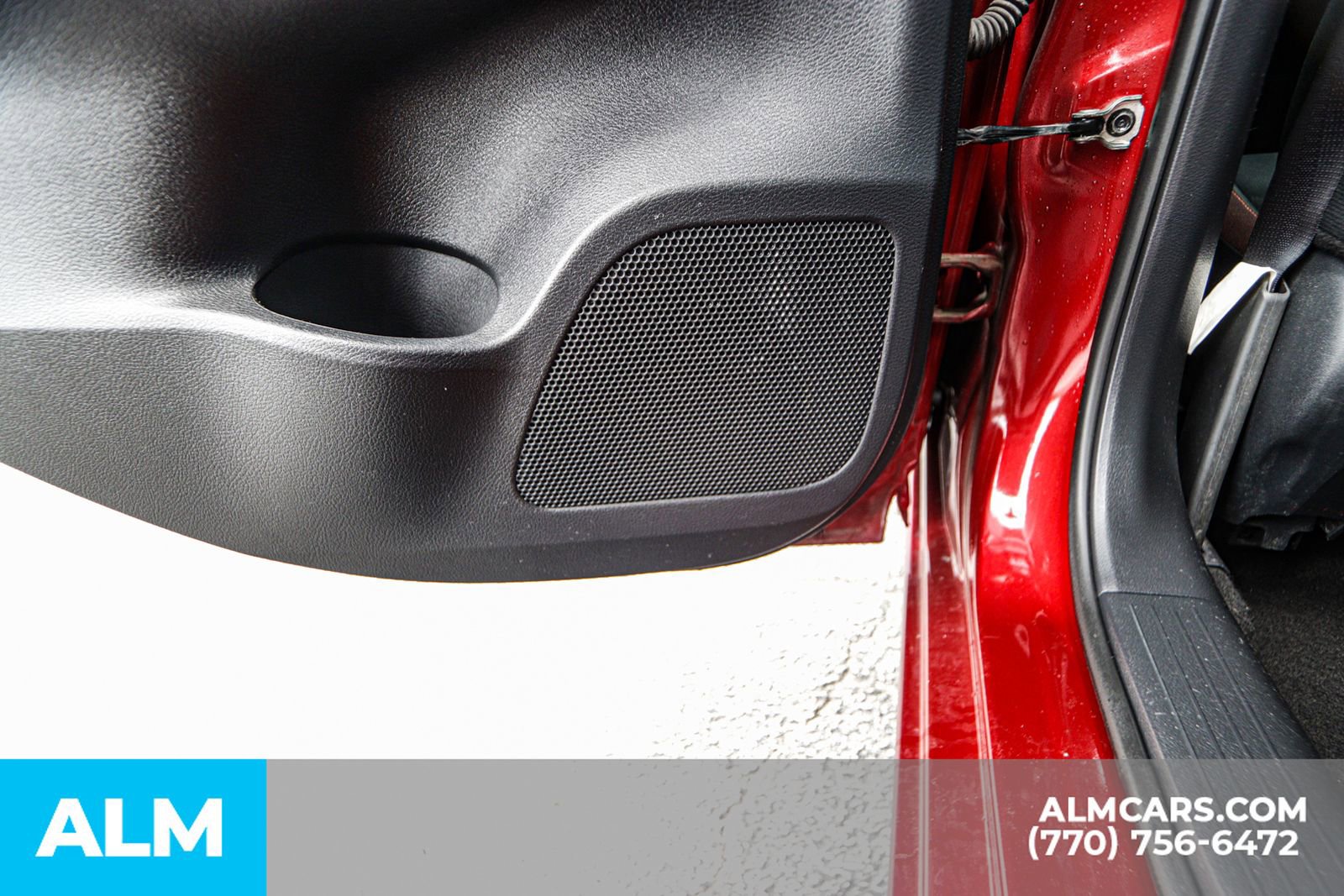 Used 2020 Nissan Versa SR w/ Convenience Package image 59