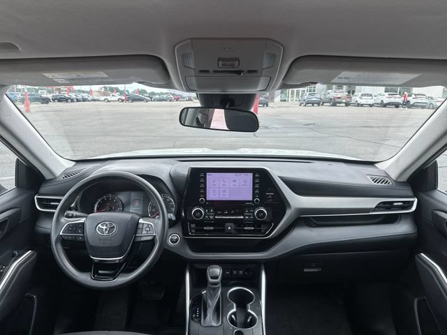 Used 2021 Toyota Highlander L FWD image 10