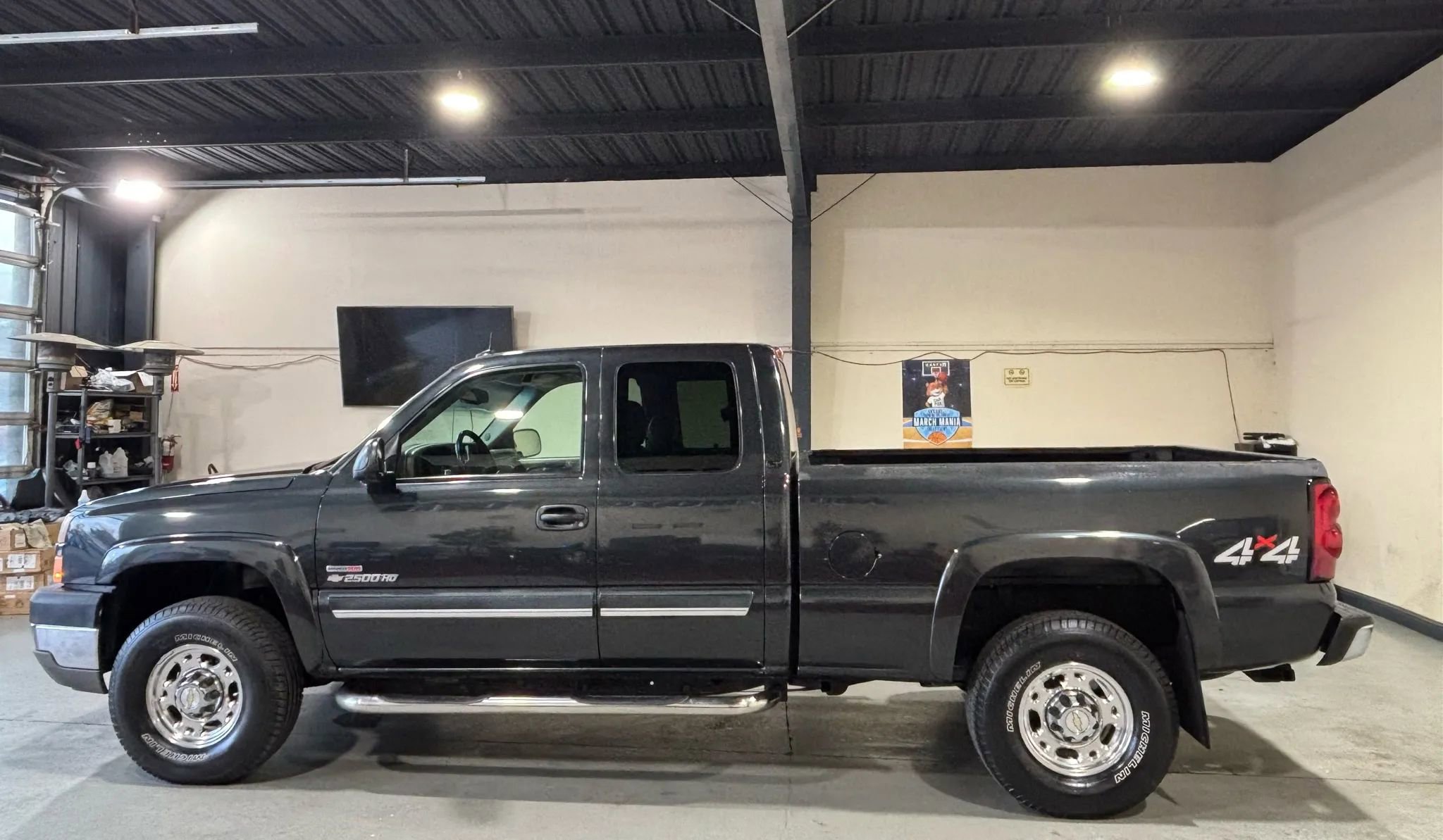 Used 2003 Chevrolet Silverado 2500 LT w/ Skid Plate Package image 5