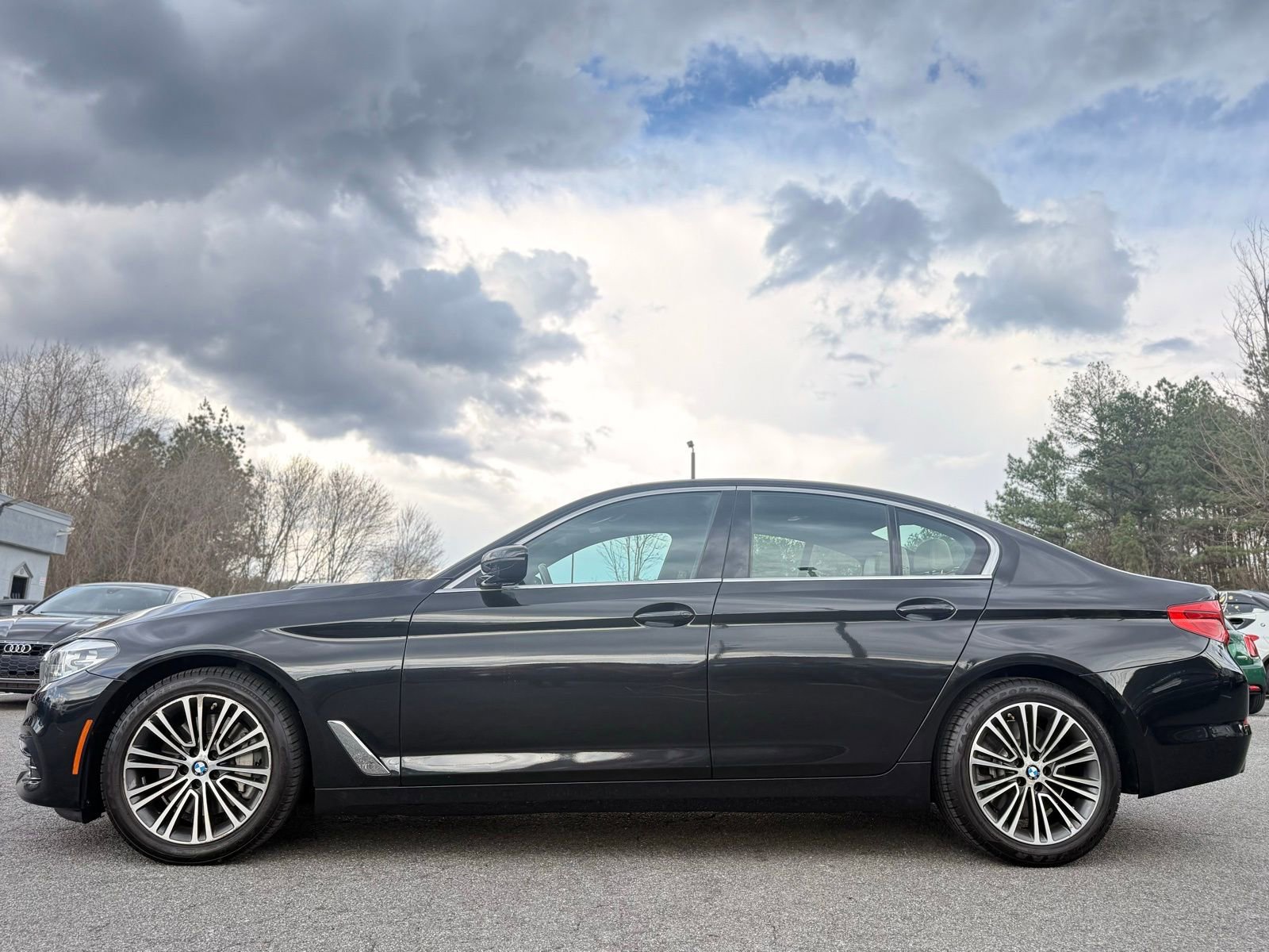 Used 2019 BMW 540i xDrive w/ Convenience Package AWD/4WD image 2