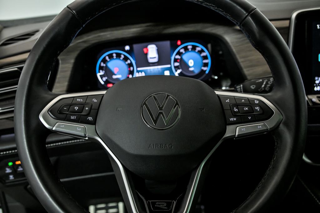 Certified 2025 Volkswagen Atlas SEL Premium R-Line image 19