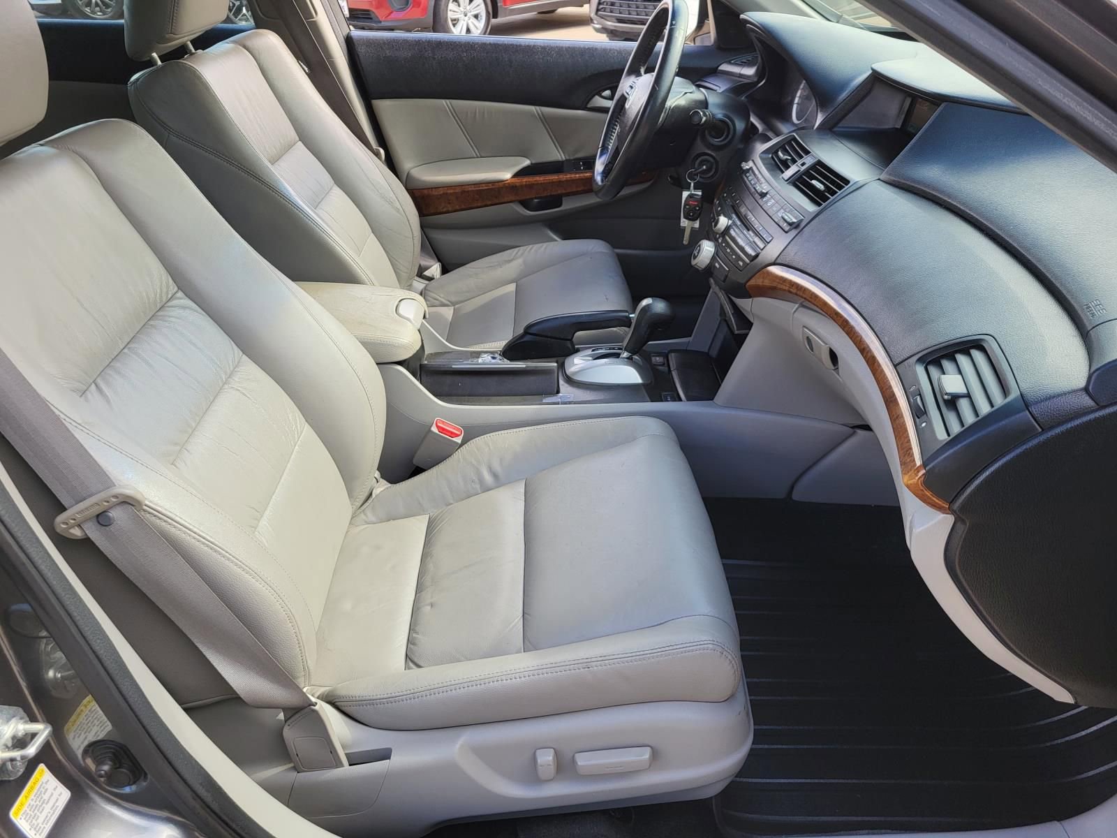 Used 2011 Honda Accord EX-L image 12