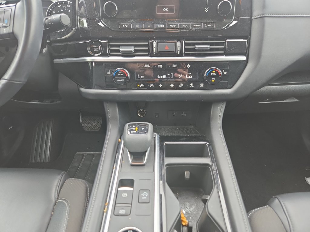 Used 2025 Nissan Pathfinder SL AWD/4WD image 11