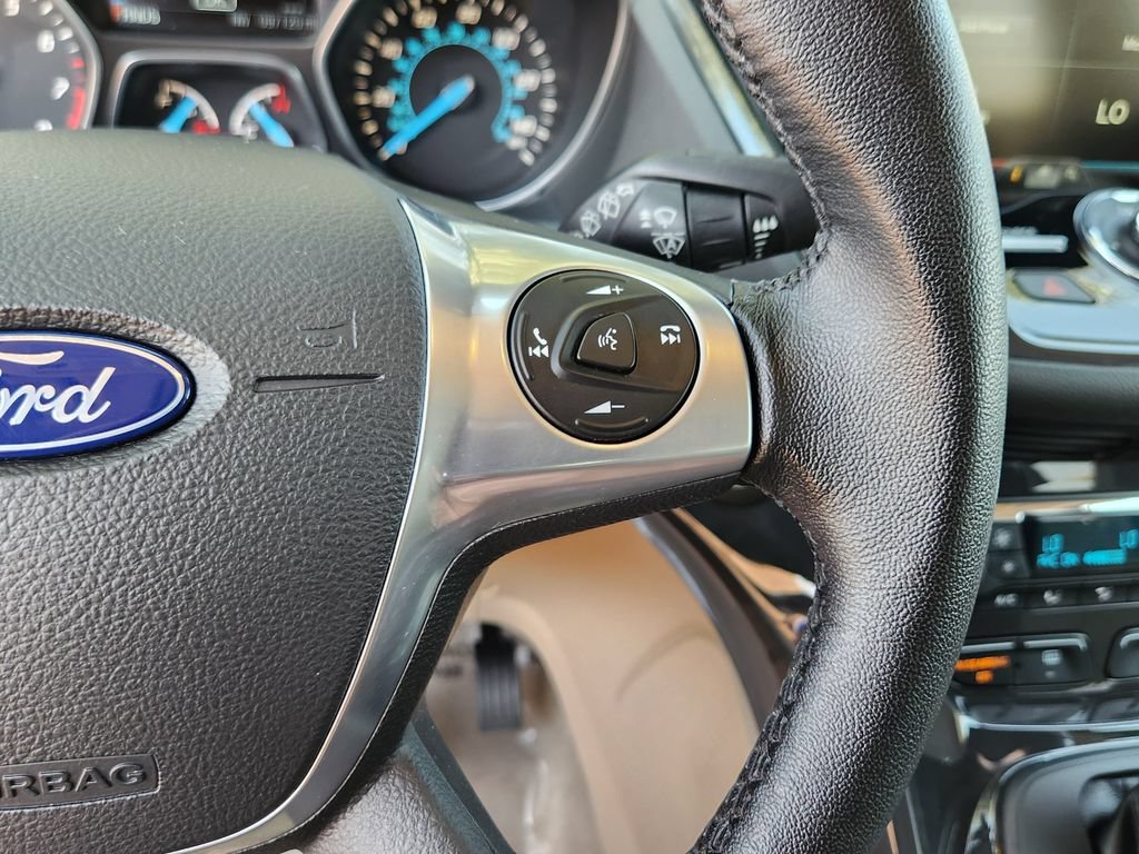 Used 2015 Ford Escape Titanium w/ Equipment Group 301A AWD/4WD image 18