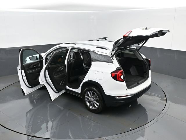 Used 2024 GMC Terrain SLT image 28