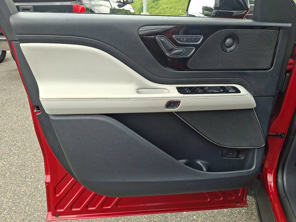 Used 2025 Lincoln Aviator Reserve w/ Illumination Package RWD image 12