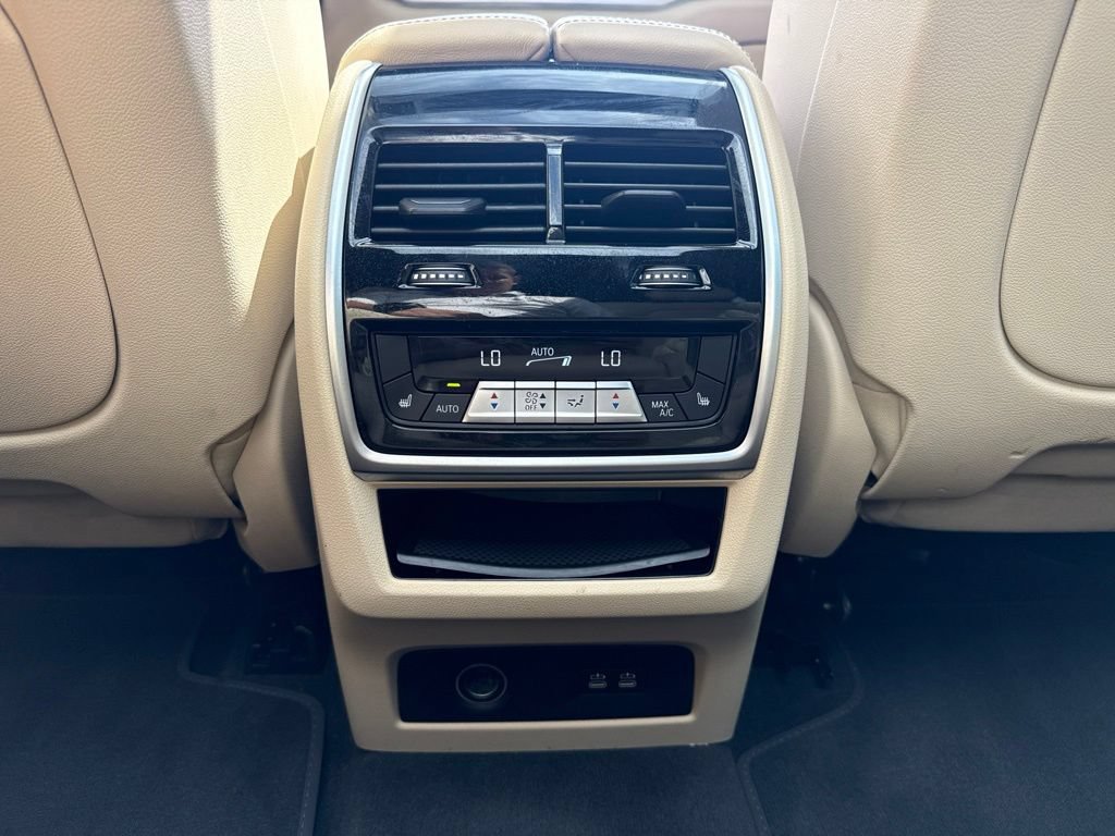 Certified 2022 BMW X7 xDrive40i w/ M Sport Package AWD/4WD image 25