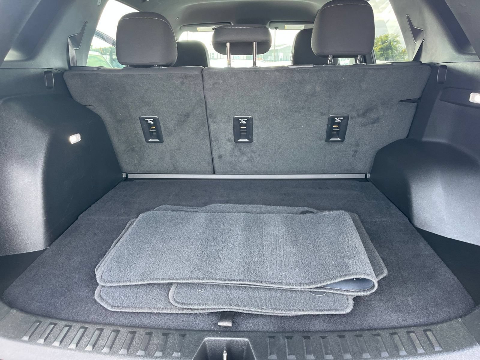 Used 2025 Chevrolet Equinox LT FWD image 32