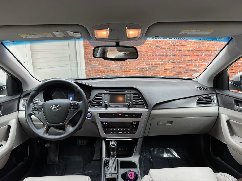 Used 2015 Hyundai Sonata Sport w/ Option Group 03 FWD image 11