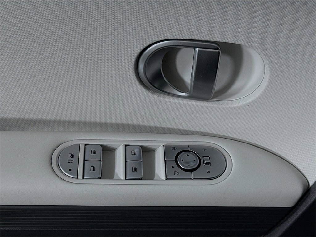 Certified 2024 Hyundai Ioniq 5 SE image 22
