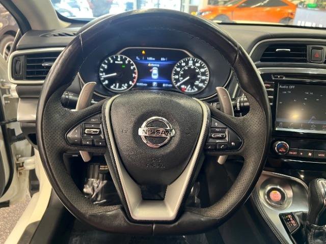 Used 2017 Nissan Maxima SR w/ Midnight Edition FWD image 13