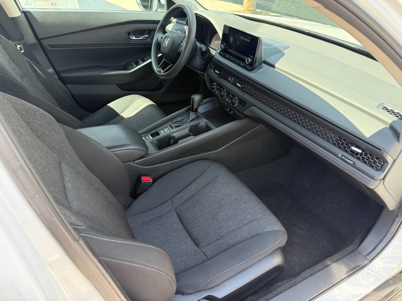 Used 2023 Honda Accord EX image 28