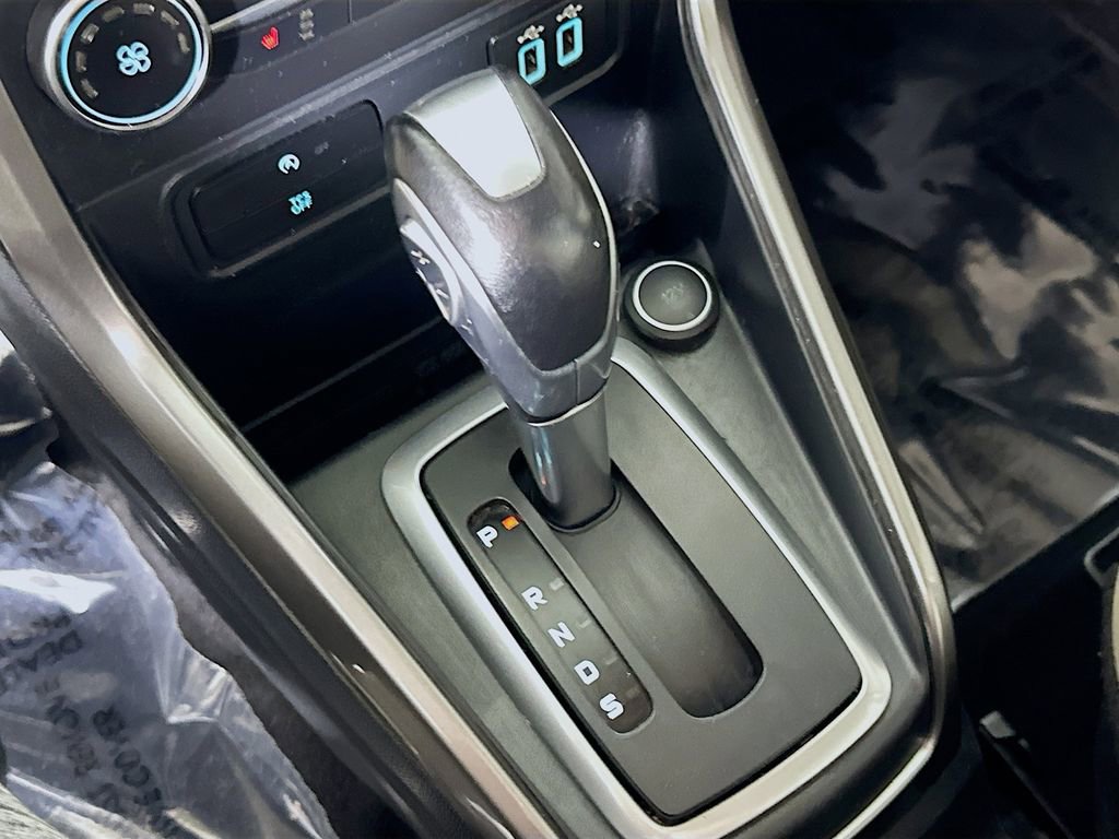 Used 2021 Ford EcoSport SE w/ SE Convenience Package image 28