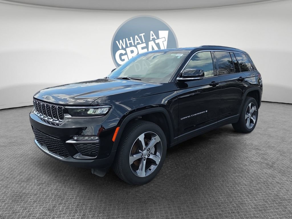 New 2025 Jeep Grand Cherokee Limited w/ Luxury Tech Group II AWD/4WD image 8