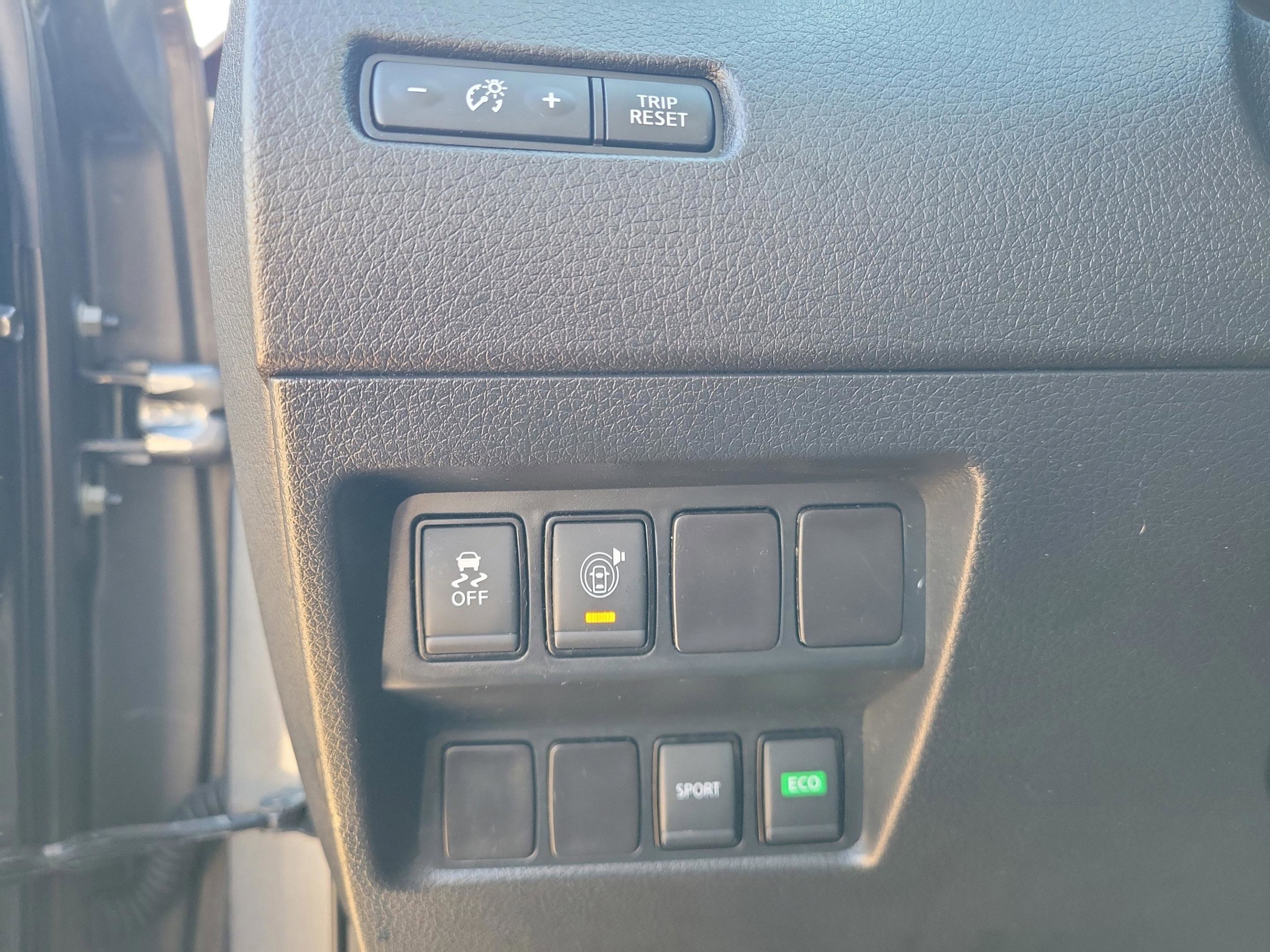 Certified 2017 Nissan Rogue SV image 24