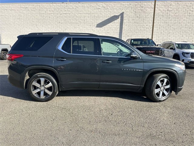 Used 2020 Chevrolet Traverse LT w/ LT Premium Package image 3