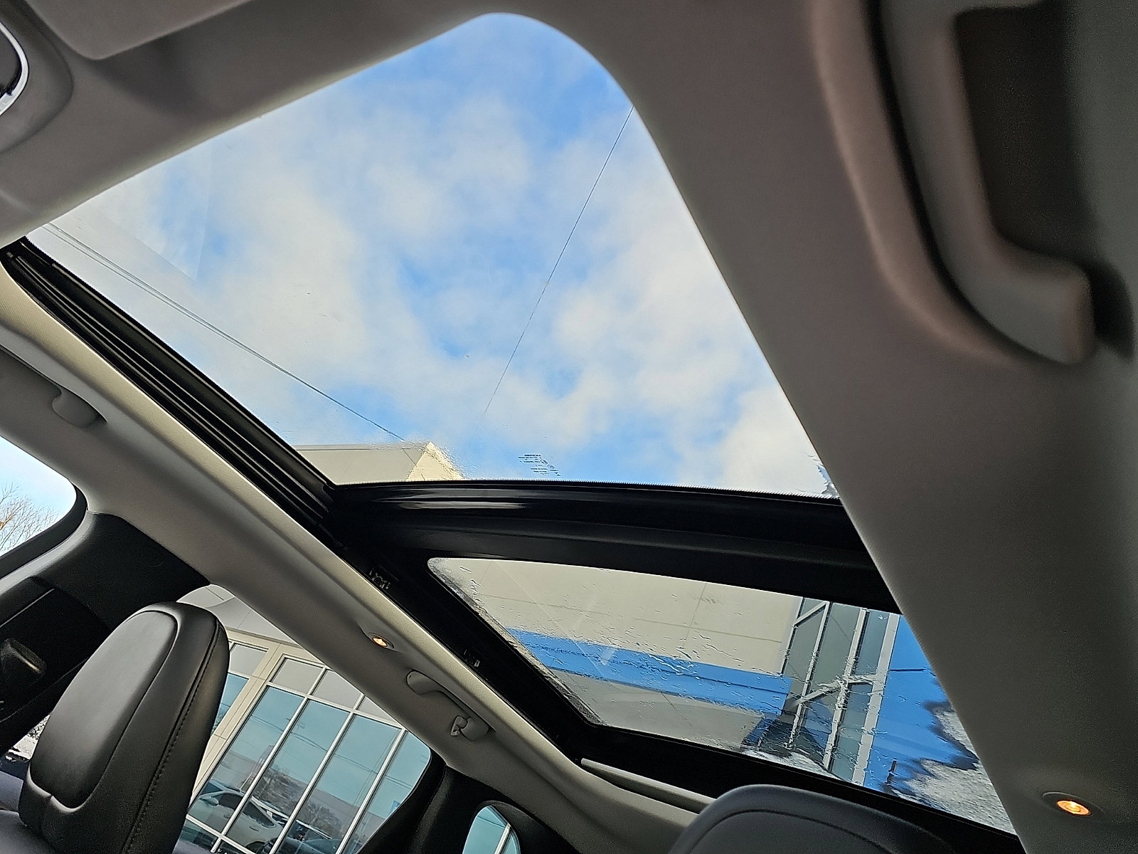 Used 2022 Jeep Cherokee Limited image 15