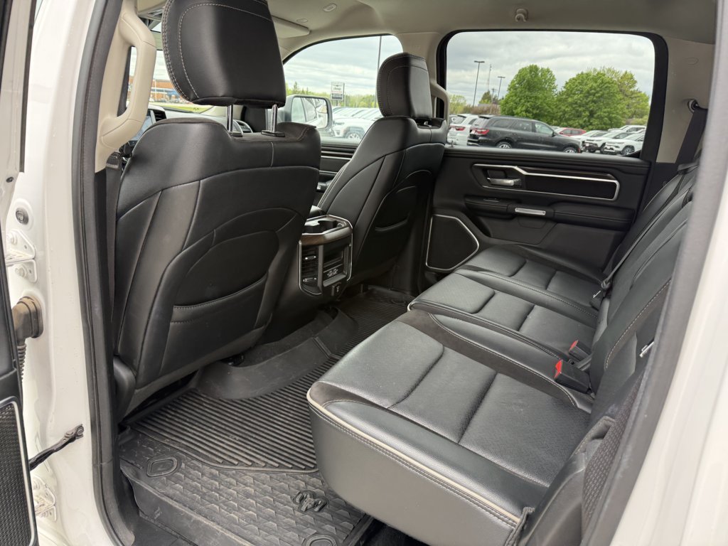 Used 2022 RAM 1500 Laramie AWD/4WD image 13
