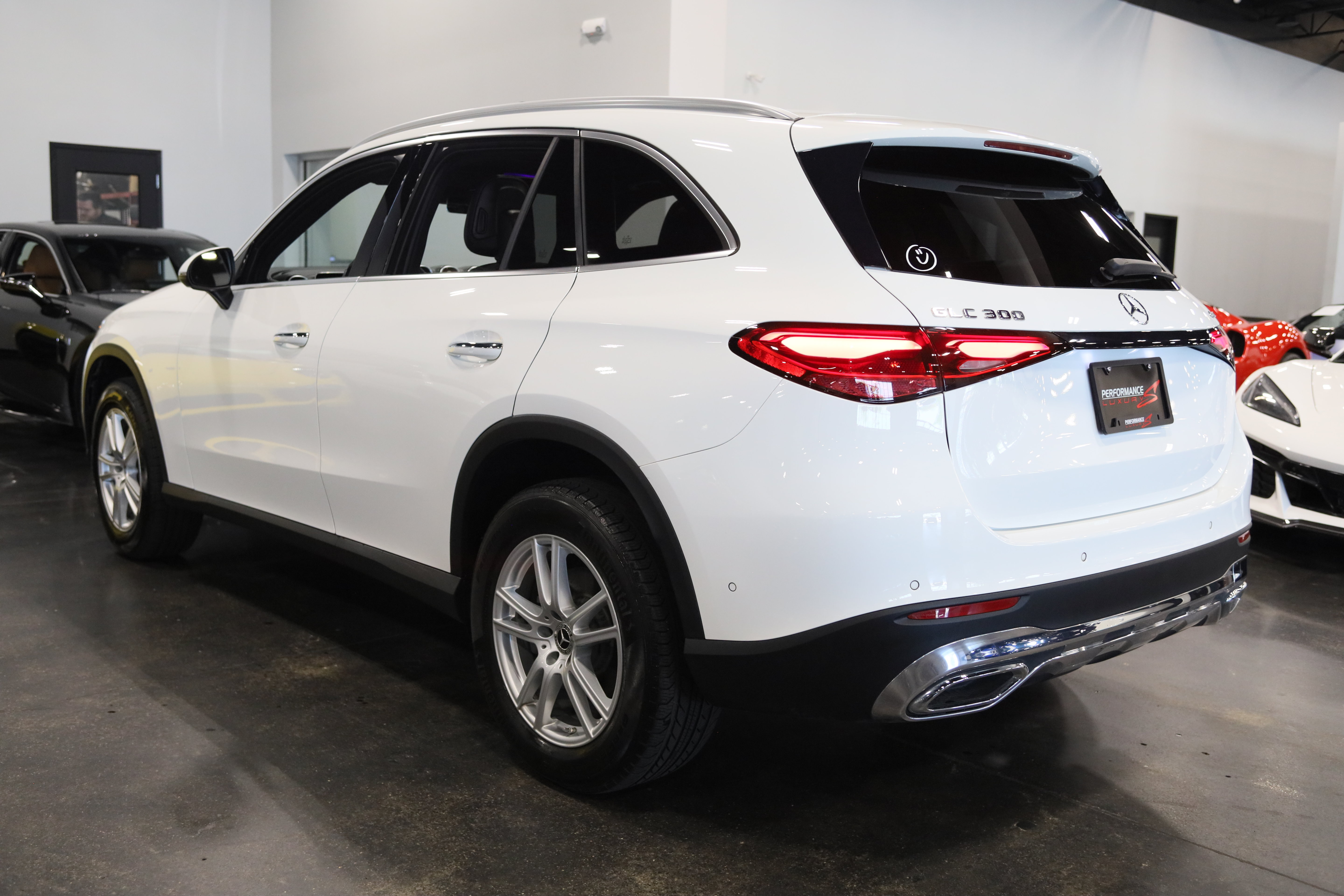 Used 2023 Mercedes-Benz GLC 300 4MATIC image 4