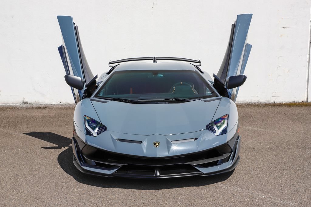 Used 2019 Lamborghini Aventador SVJ AWD/4WD image 7