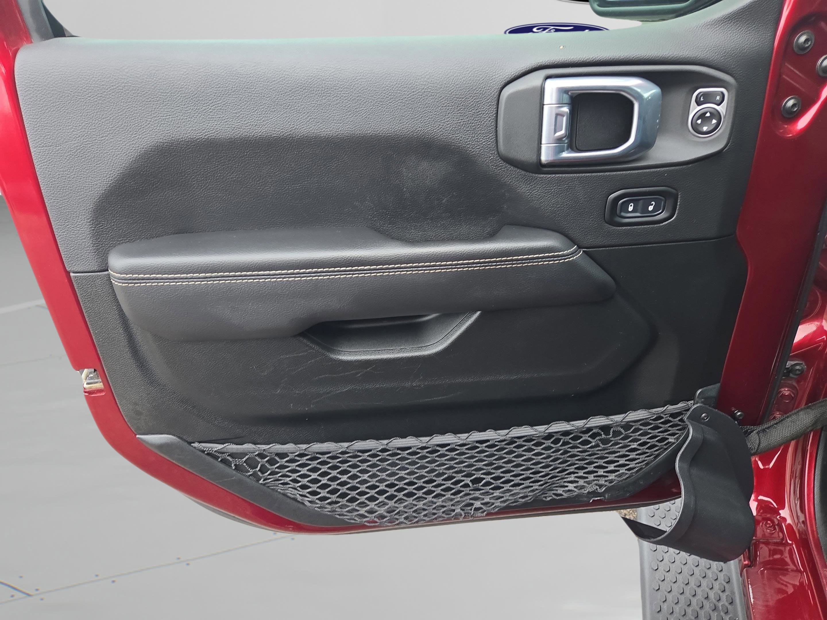 Used 2021 Jeep Wrangler Unlimited Sahara w/ Cold Weather Group image 19