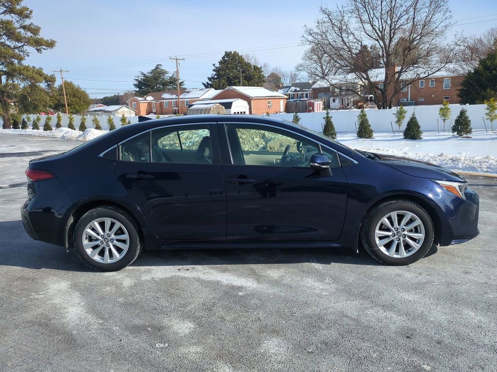 Used 2024 Toyota Corolla XLE image 3