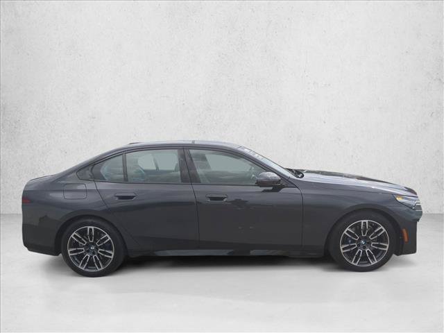 Used 2026 BMW 530i xDrive AWD/4WD image 4