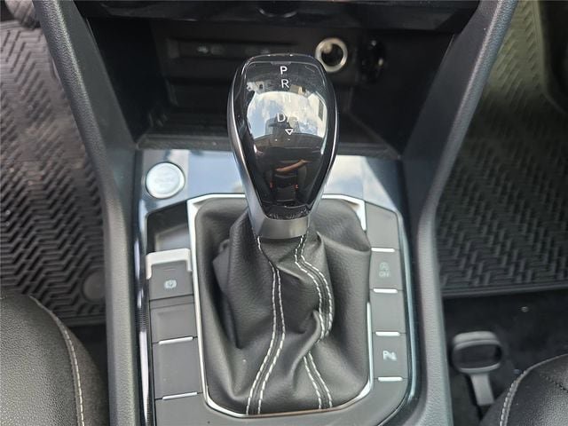 New 2026 Volkswagen Taos SE FWD image 18