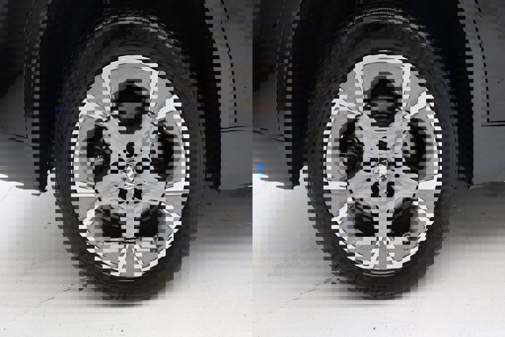 Used 2025 BMW X1 xDrive28i AWD/4WD image 9