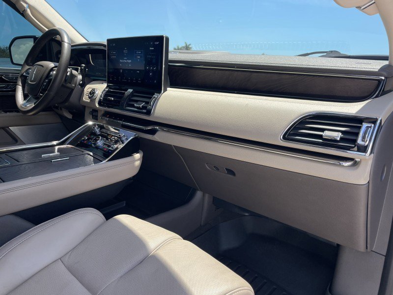 Used 2022 Lincoln Navigator L Reserve RWD image 9