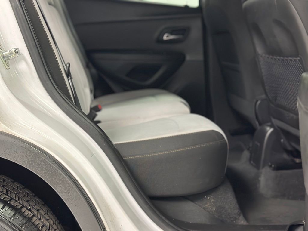 Used 2020 Chevrolet Trax LS image 20