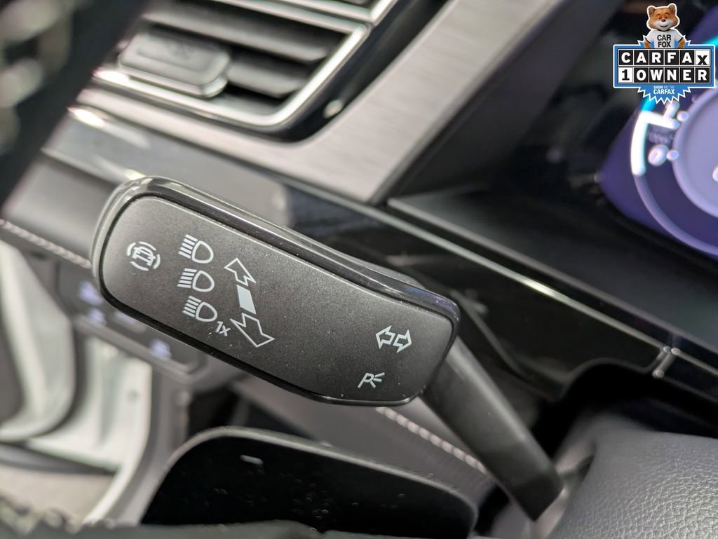 Used 2025 Volkswagen Atlas Cross Sport SE w/ Panoramic Sunroof Package FWD image 18