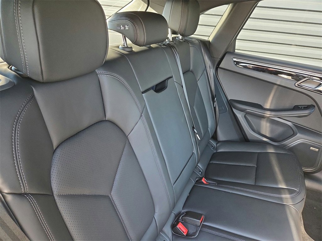 New 2026 Porsche Macan image 21