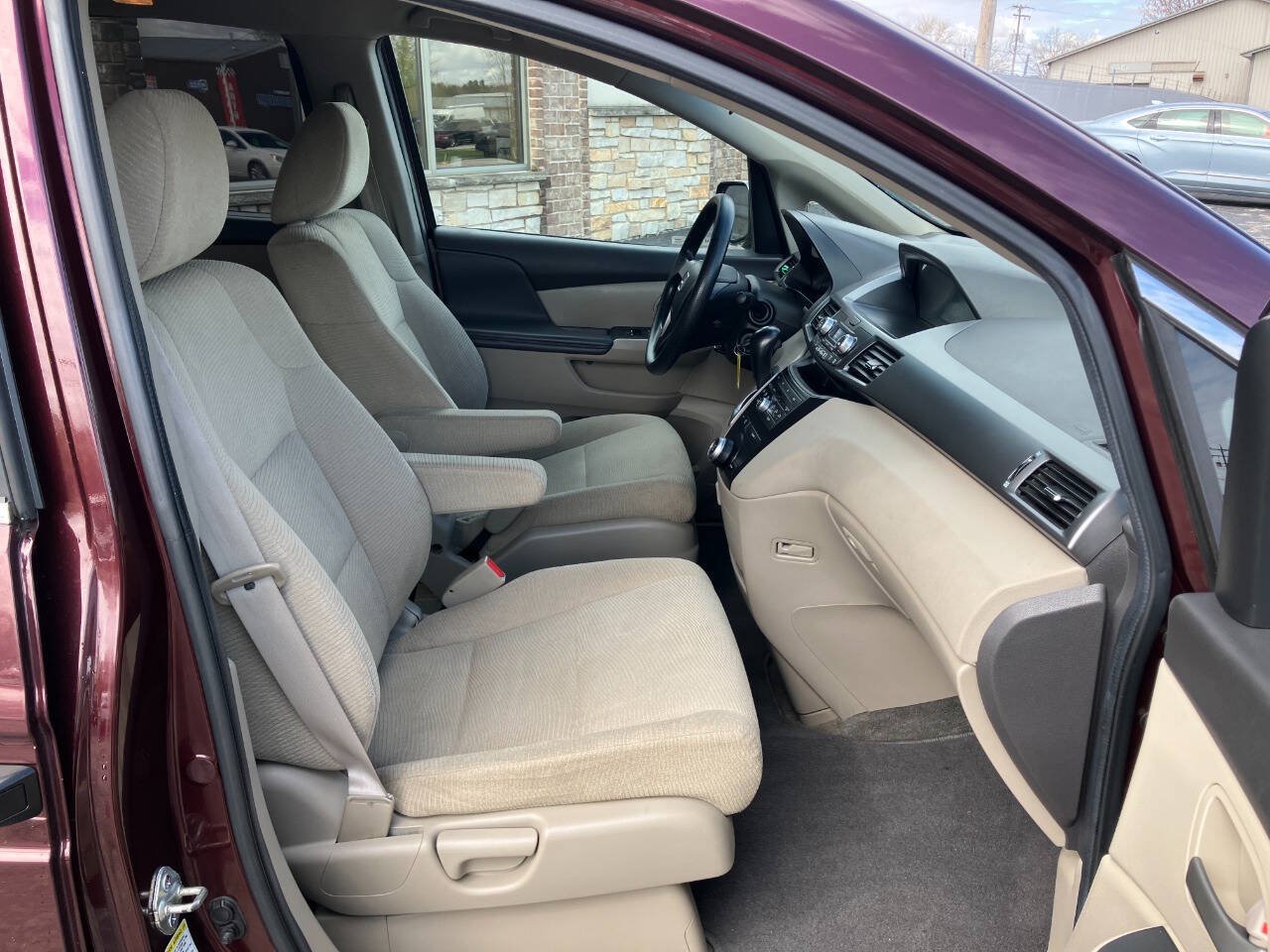 Used 2011 Honda Odyssey LX image 14