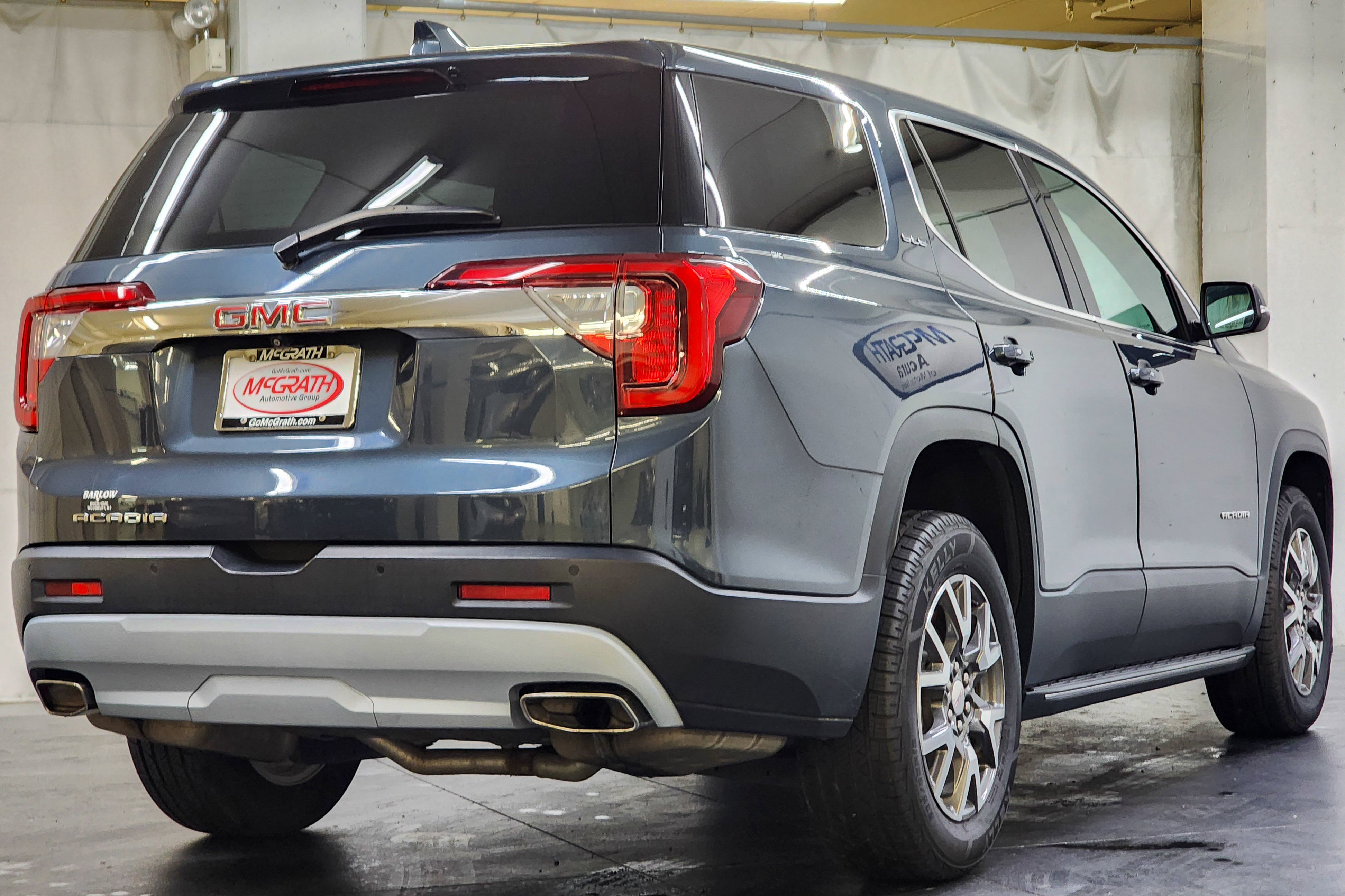 Used 2020 GMC Acadia SLE image 5
