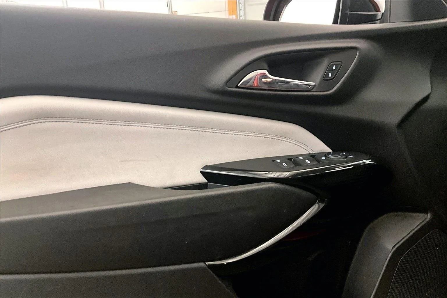 Used 2024 Chevrolet Trax LT w/ LT Convenience Package image 22