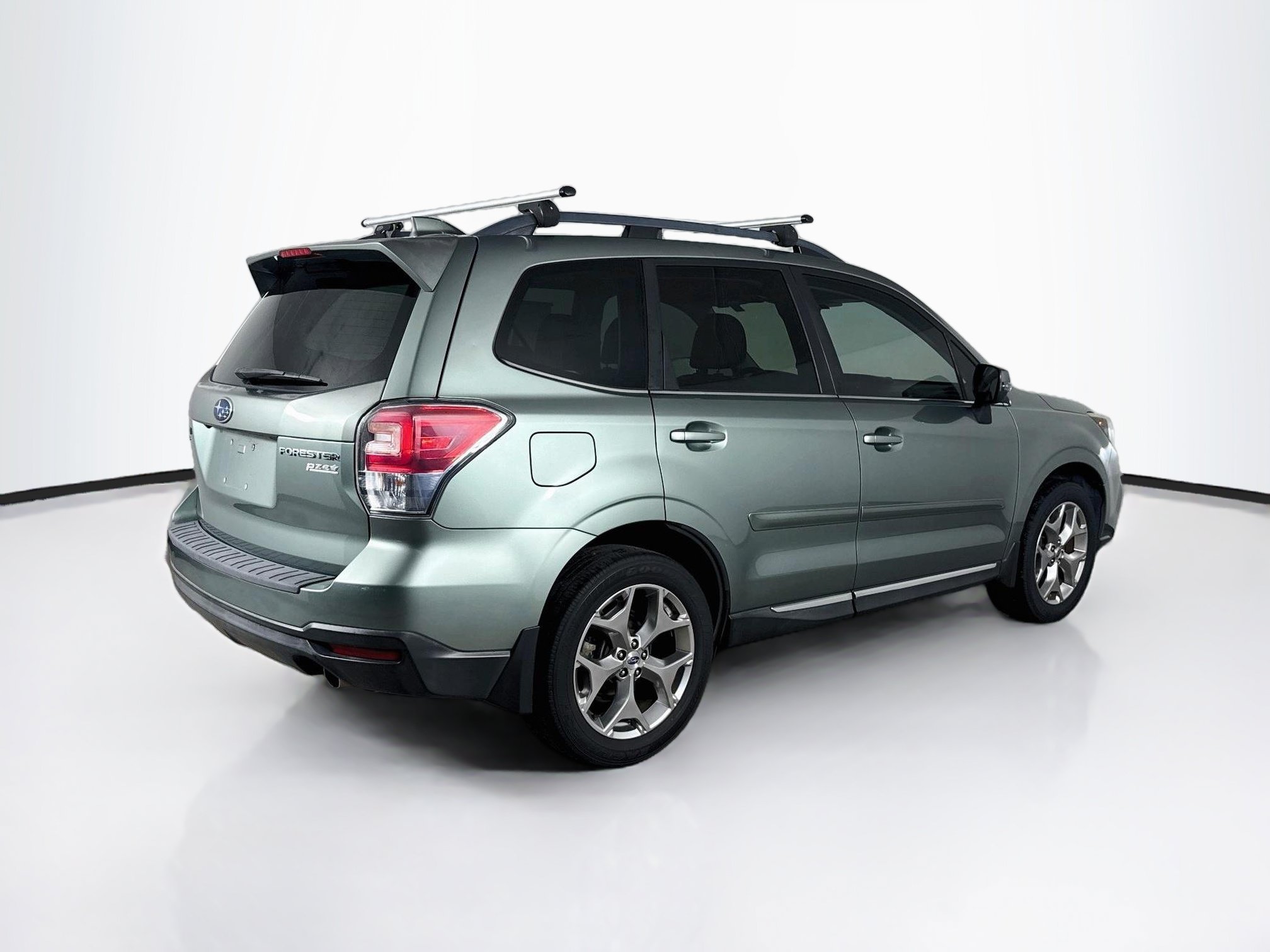 Used 2017 Subaru Forester 2.5i Touring AWD/4WD image 32