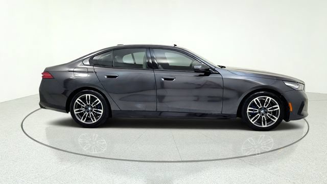 Used 2026 BMW 530i w/ M Sport Package RWD image 10