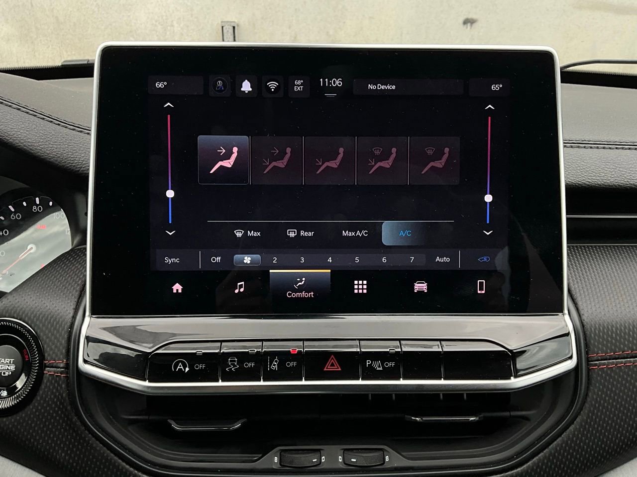 Used 2025 Jeep Compass Trailhawk image 30