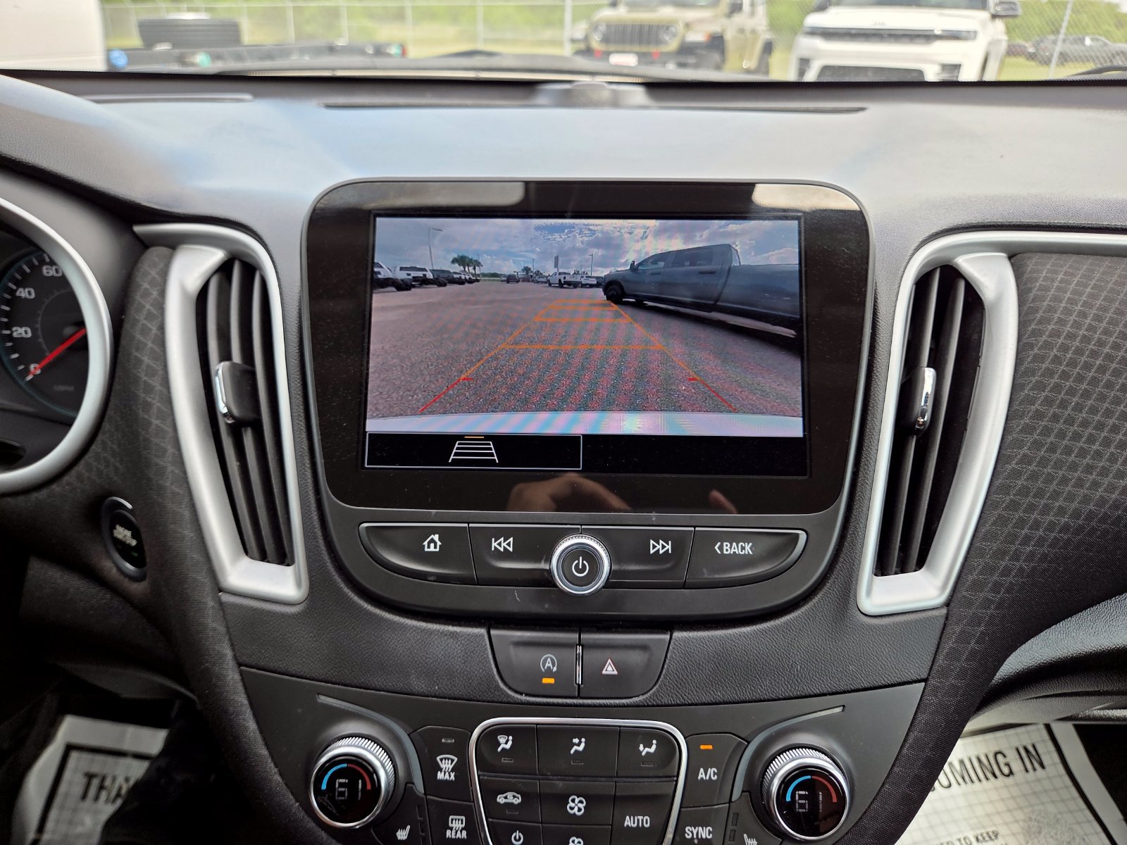 Used 2024 Chevrolet Malibu LT FWD image 38