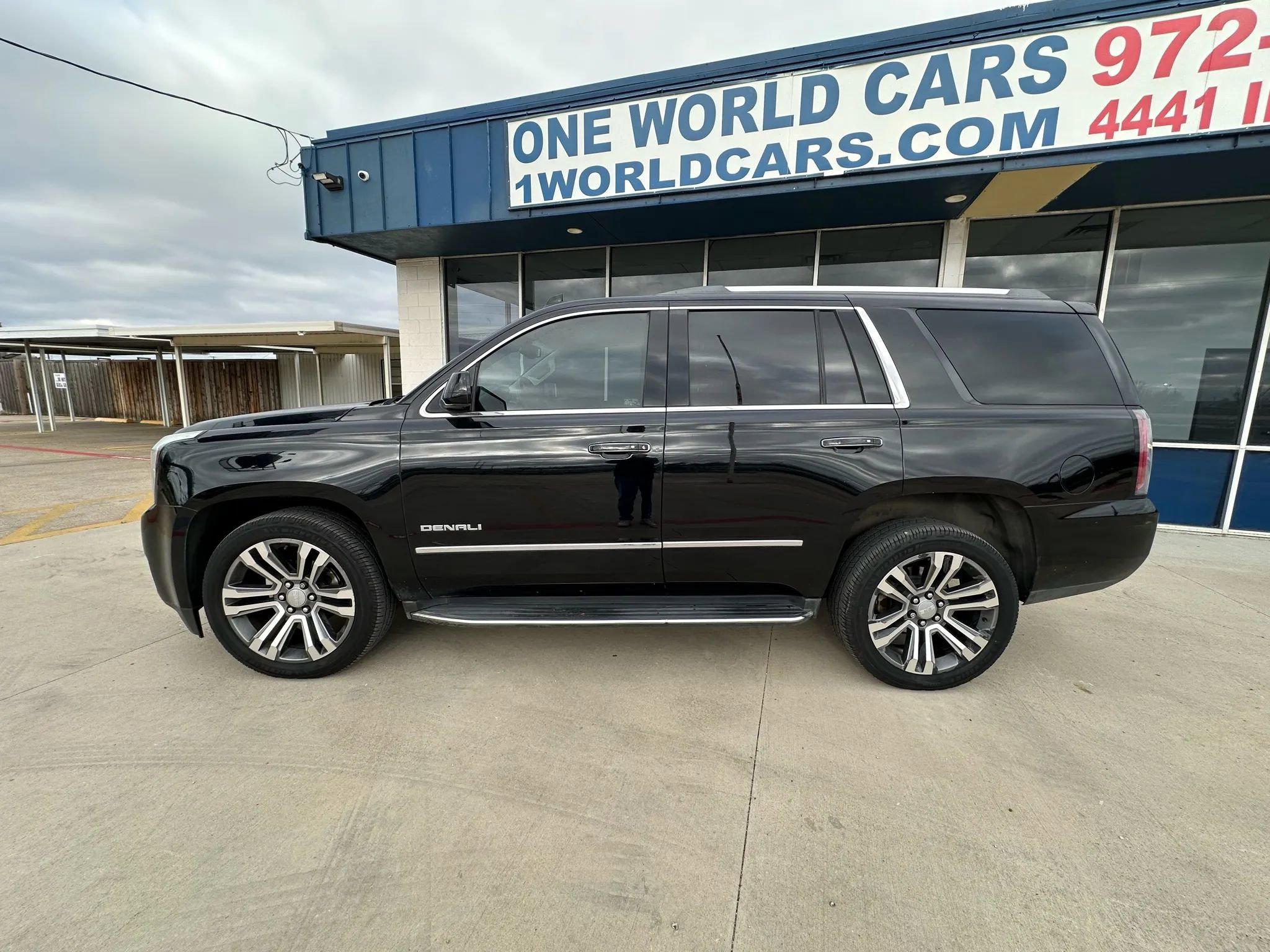 Used 2018 GMC Yukon Denali w/ Open Road Package AWD/4WD image 2
