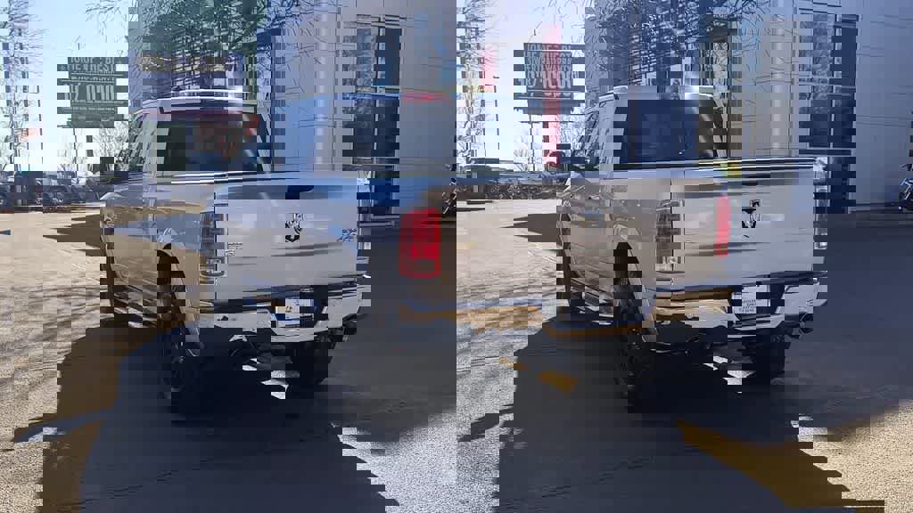 Used 2018 RAM 1500 Laramie w/ Convenience Group image 7