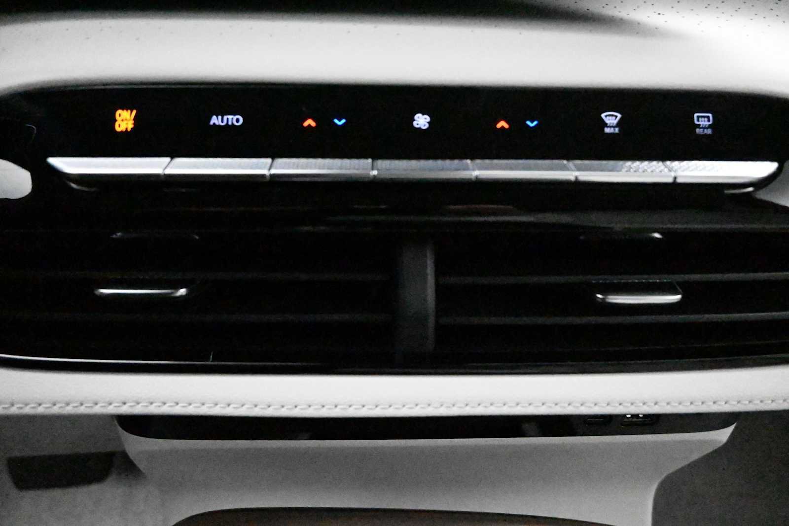 New 2026 Buick Enclave Avenir w/ Super Cruise Package AWD/4WD image 13