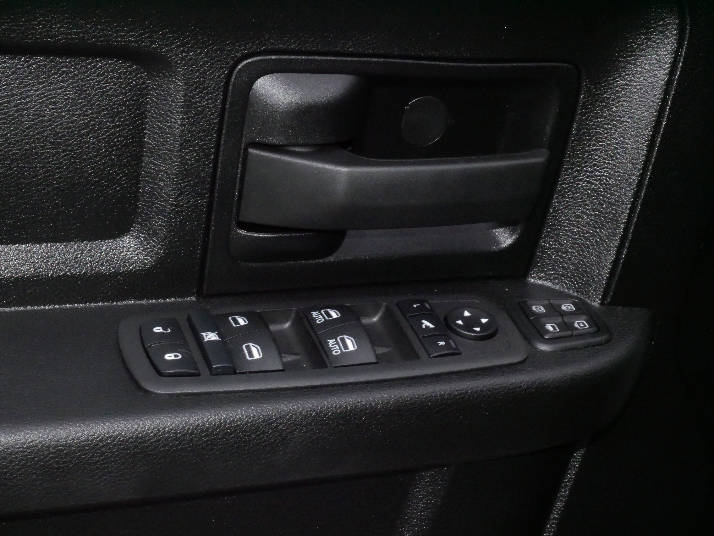 Used 2024 RAM 3500 Tradesman w/ Chrome Appearance Group image 19